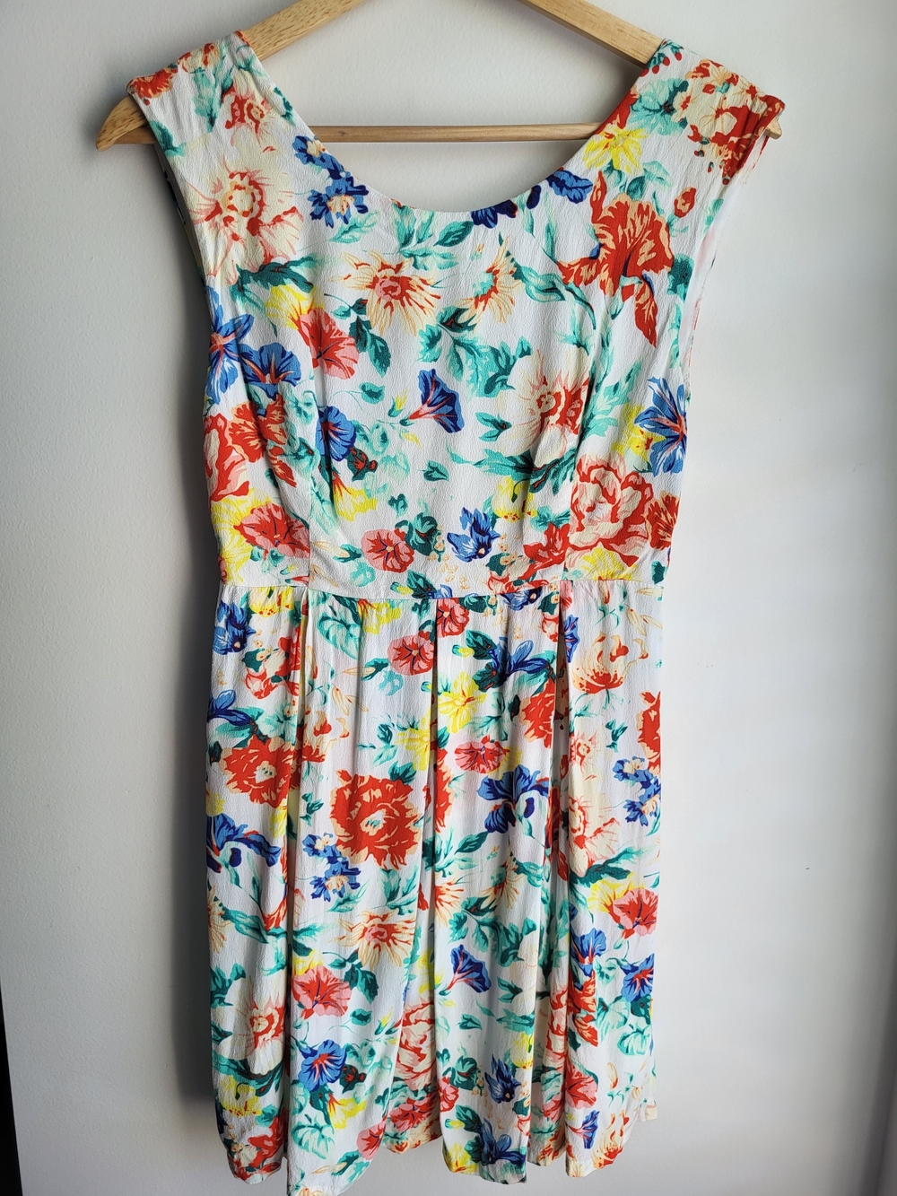 MinkPink Floral Scoop Neck Summer Dress in White with Multicolor Blooms
